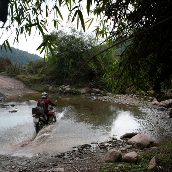 Motorradreisen Thailand UNESCO Wasserfälle Tempelanlage